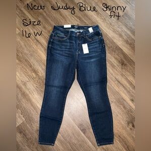 New Judy Blue size 16w skinny fit